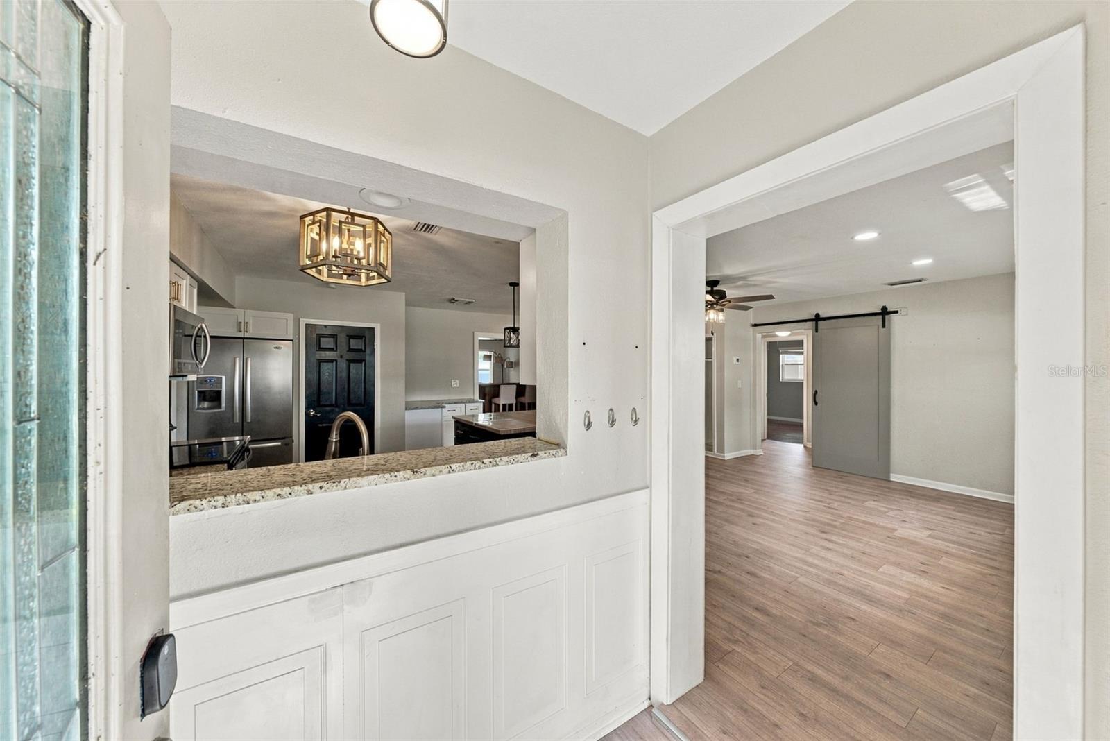 1548 ORANGE ST — photo 3