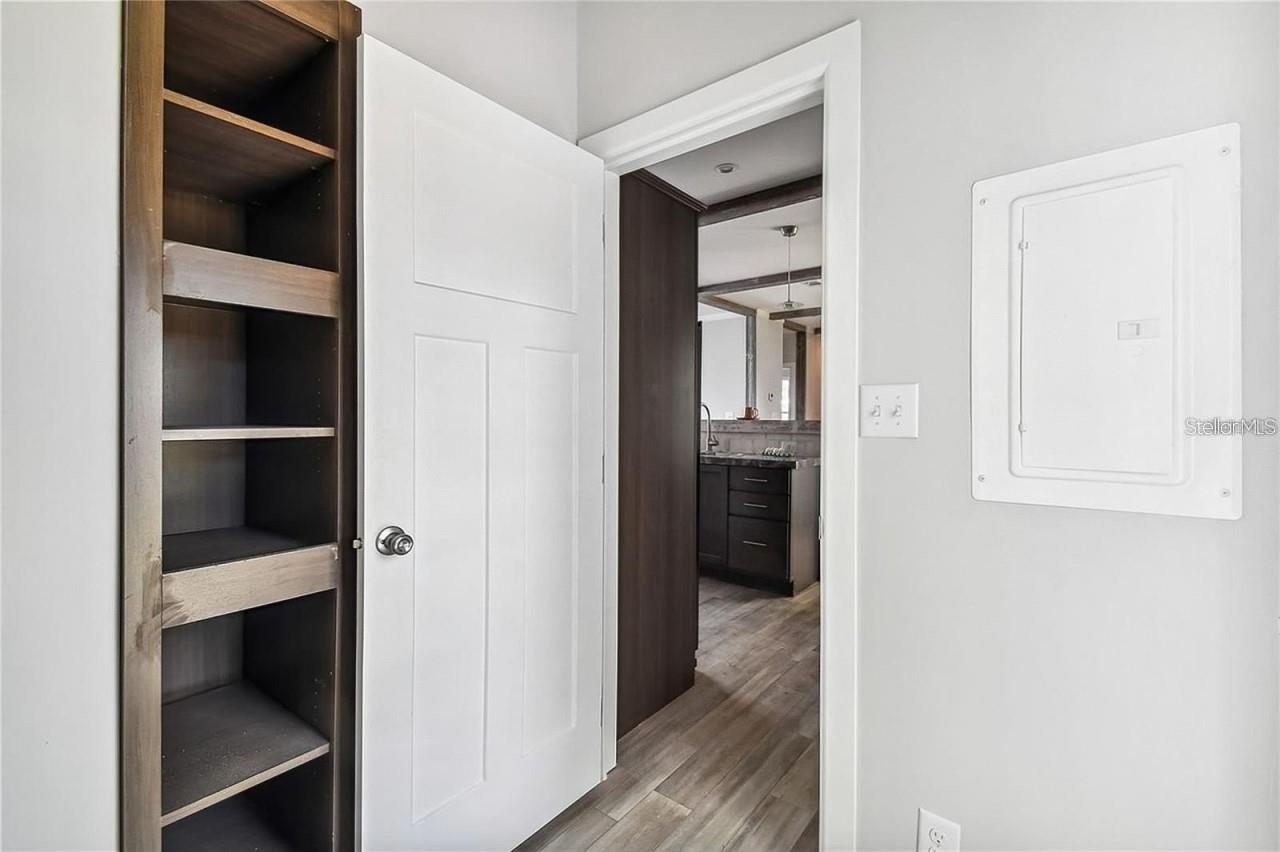 10029 HAMP DR — photo 30