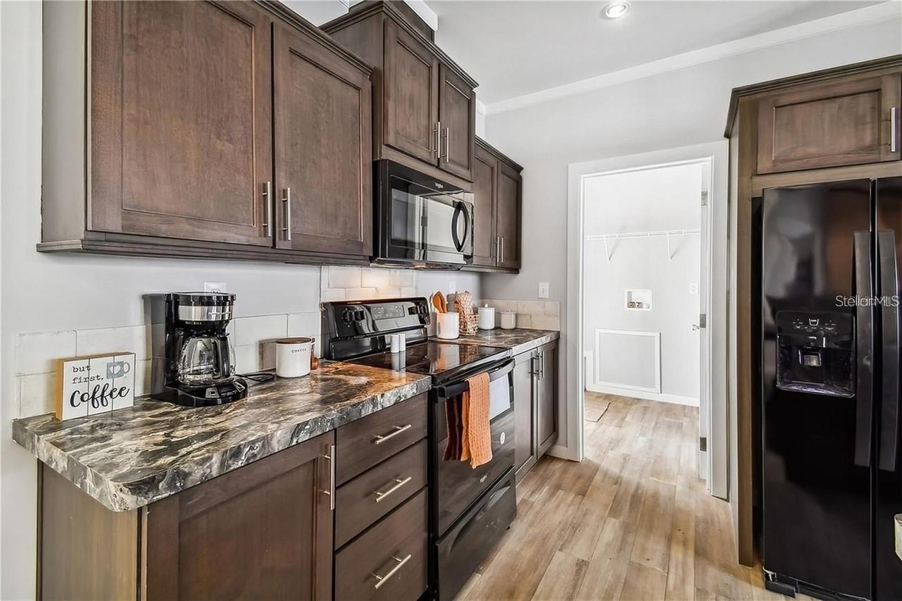 10029 HAMP DR — photo 7