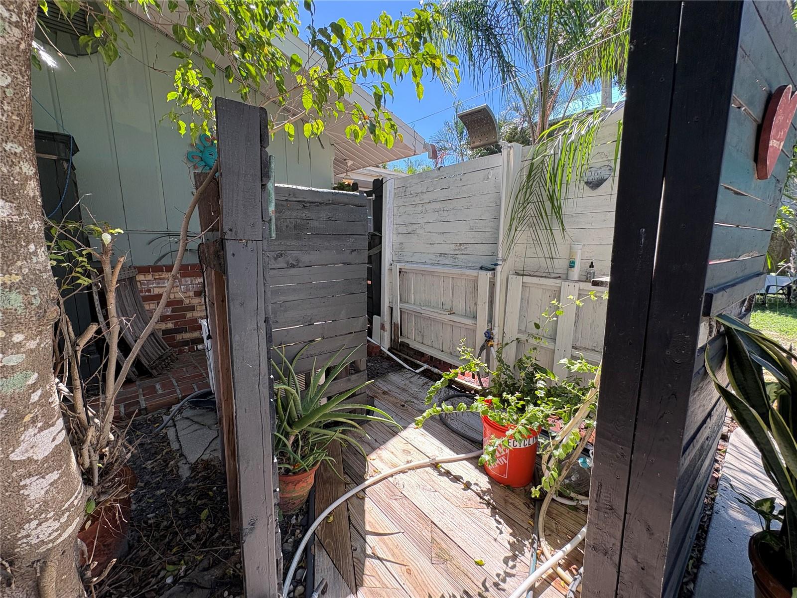 108 SUNRISE DR — photo 37