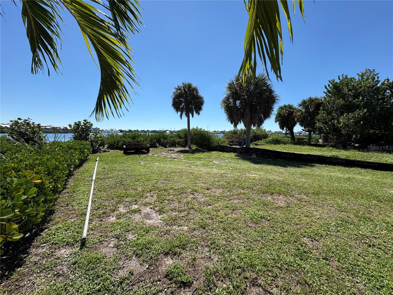 108 SUNRISE DR — photo 14