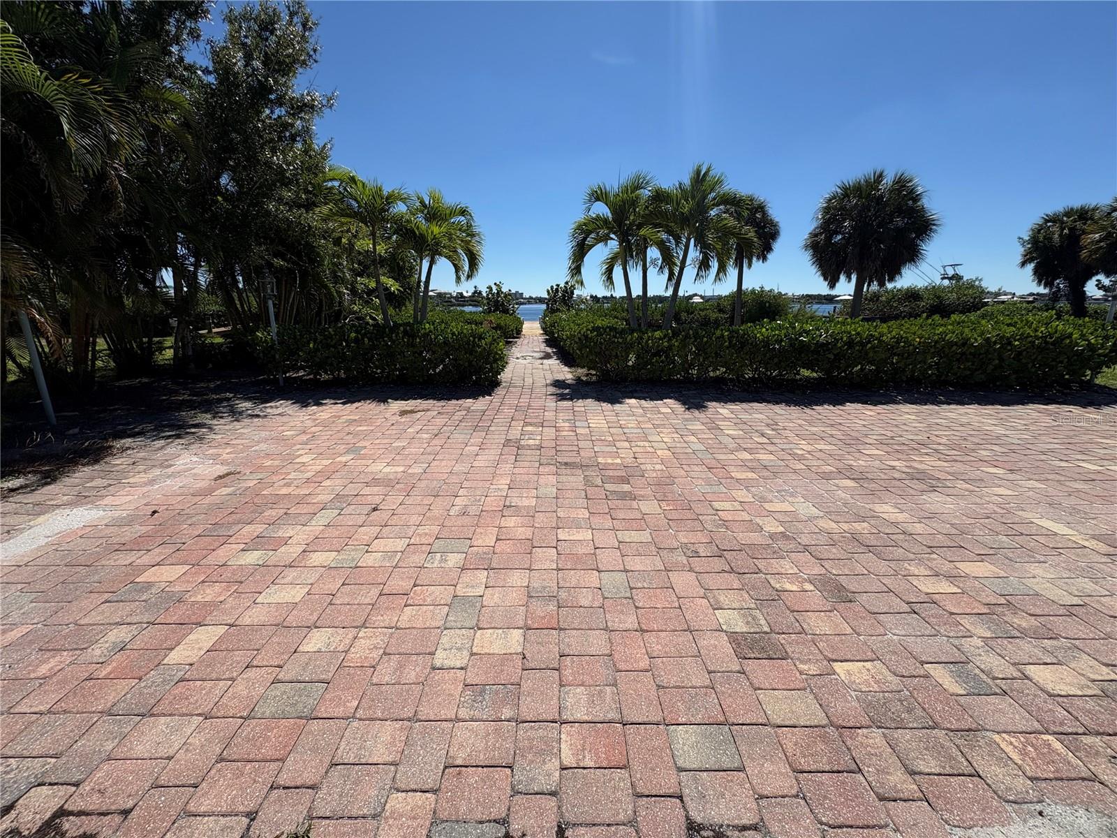 108 SUNRISE DR — photo 11
