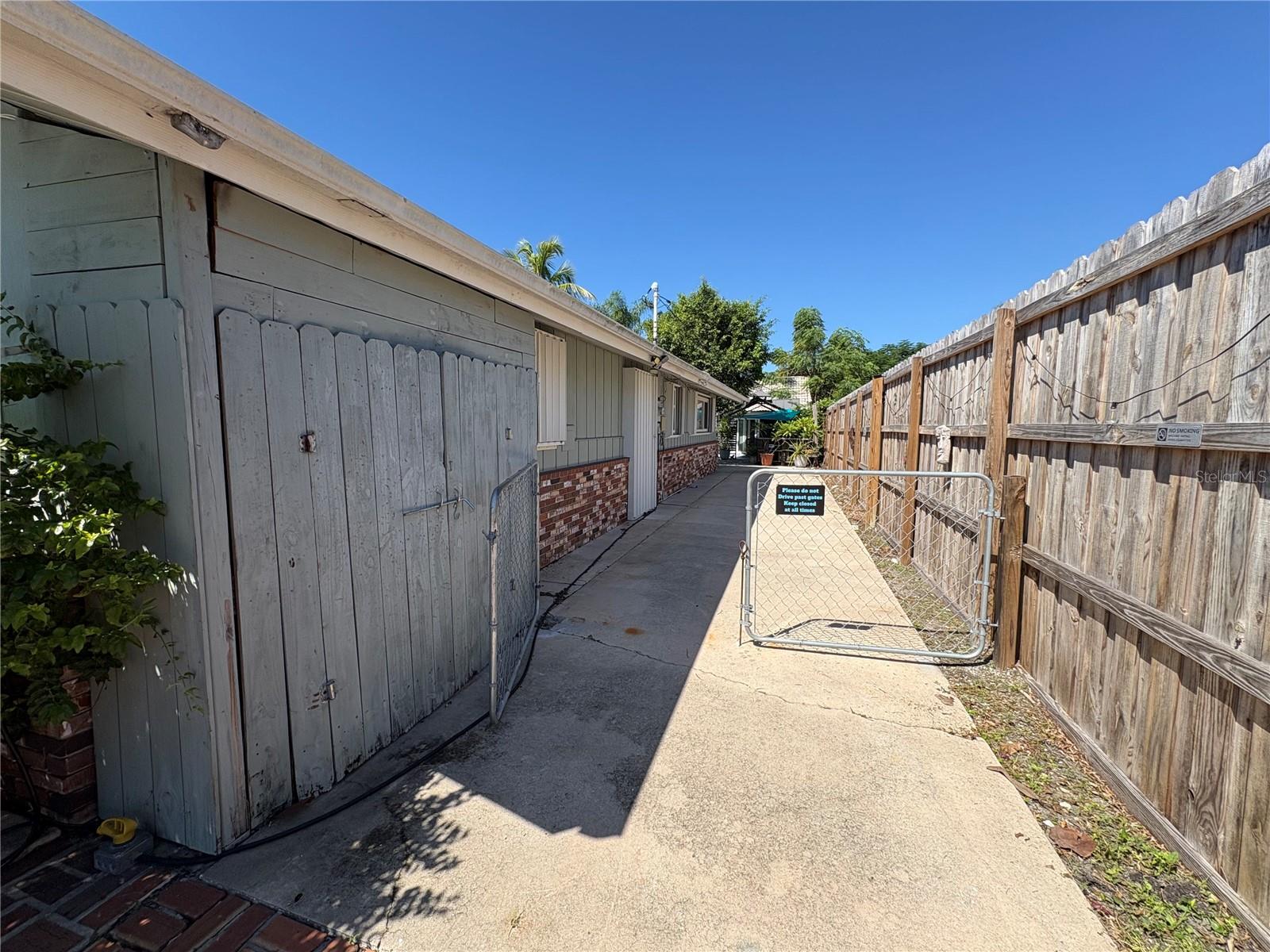 108 SUNRISE DR — photo 25