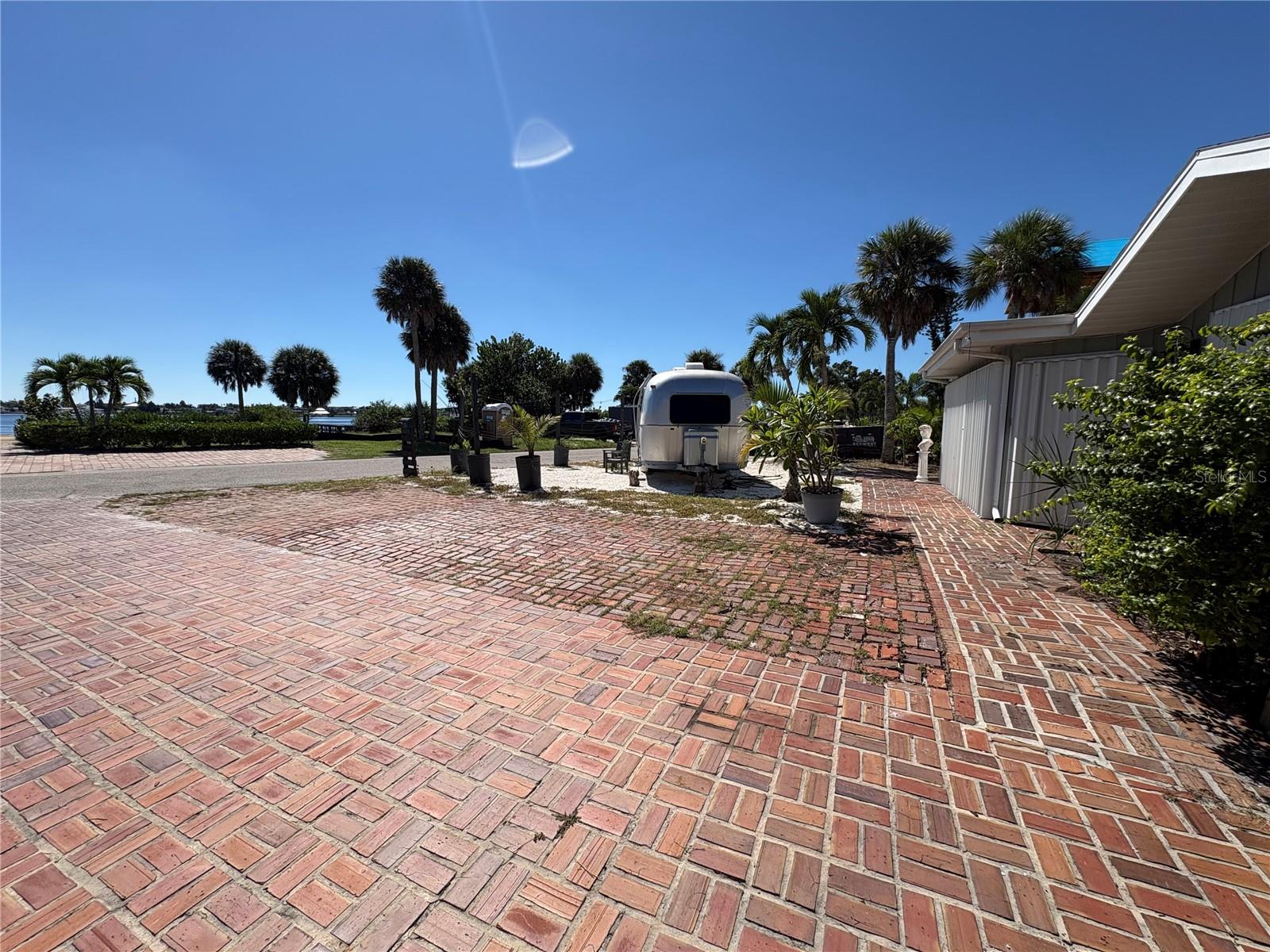108 SUNRISE DR — photo 38
