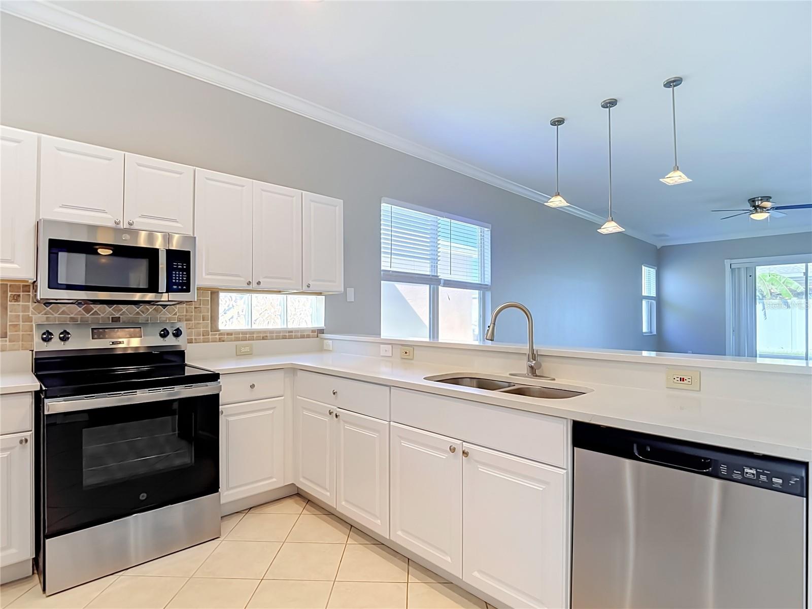5423 BRADDOCK DR — photo 17