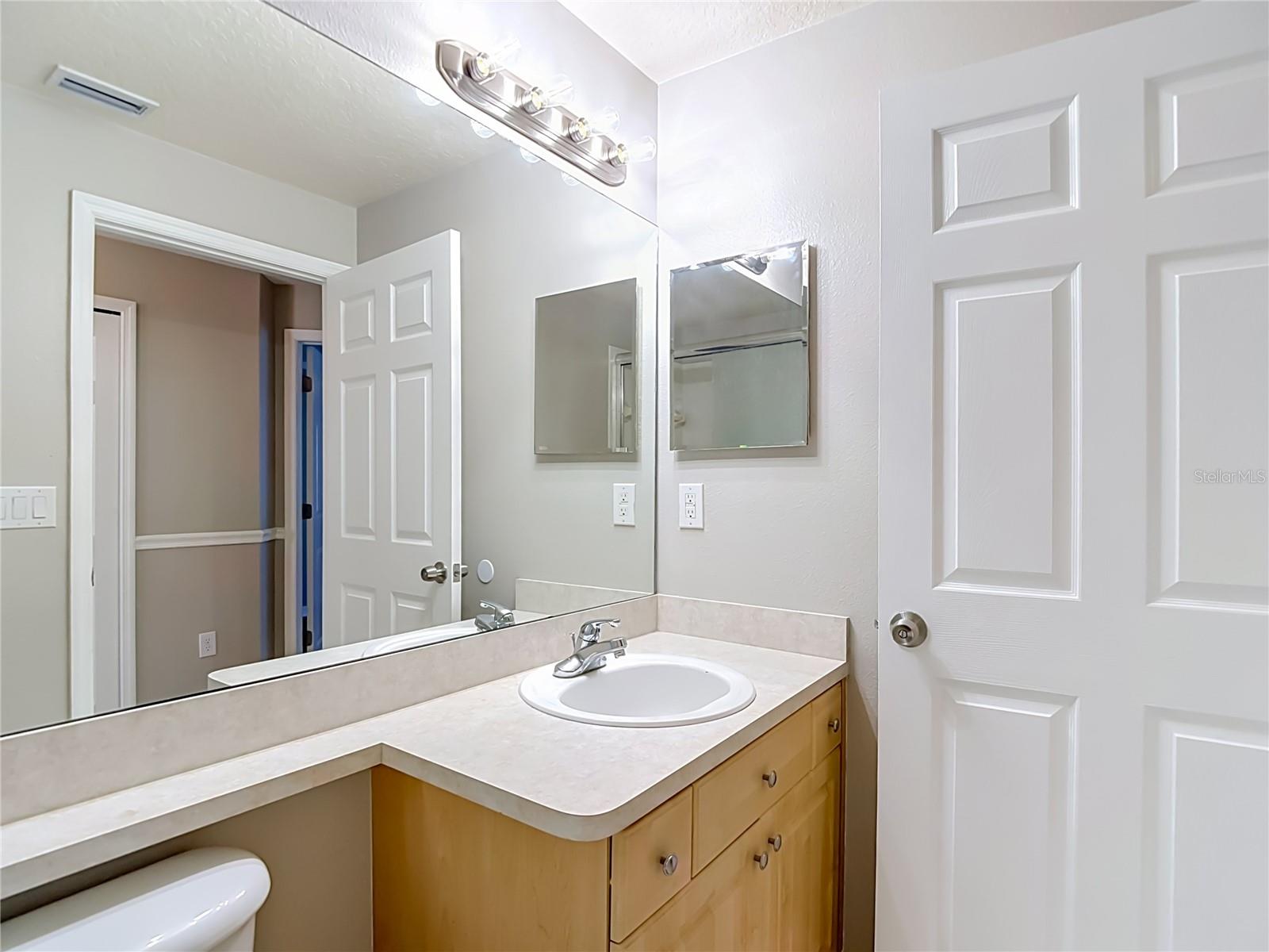 5423 BRADDOCK DR — photo 44