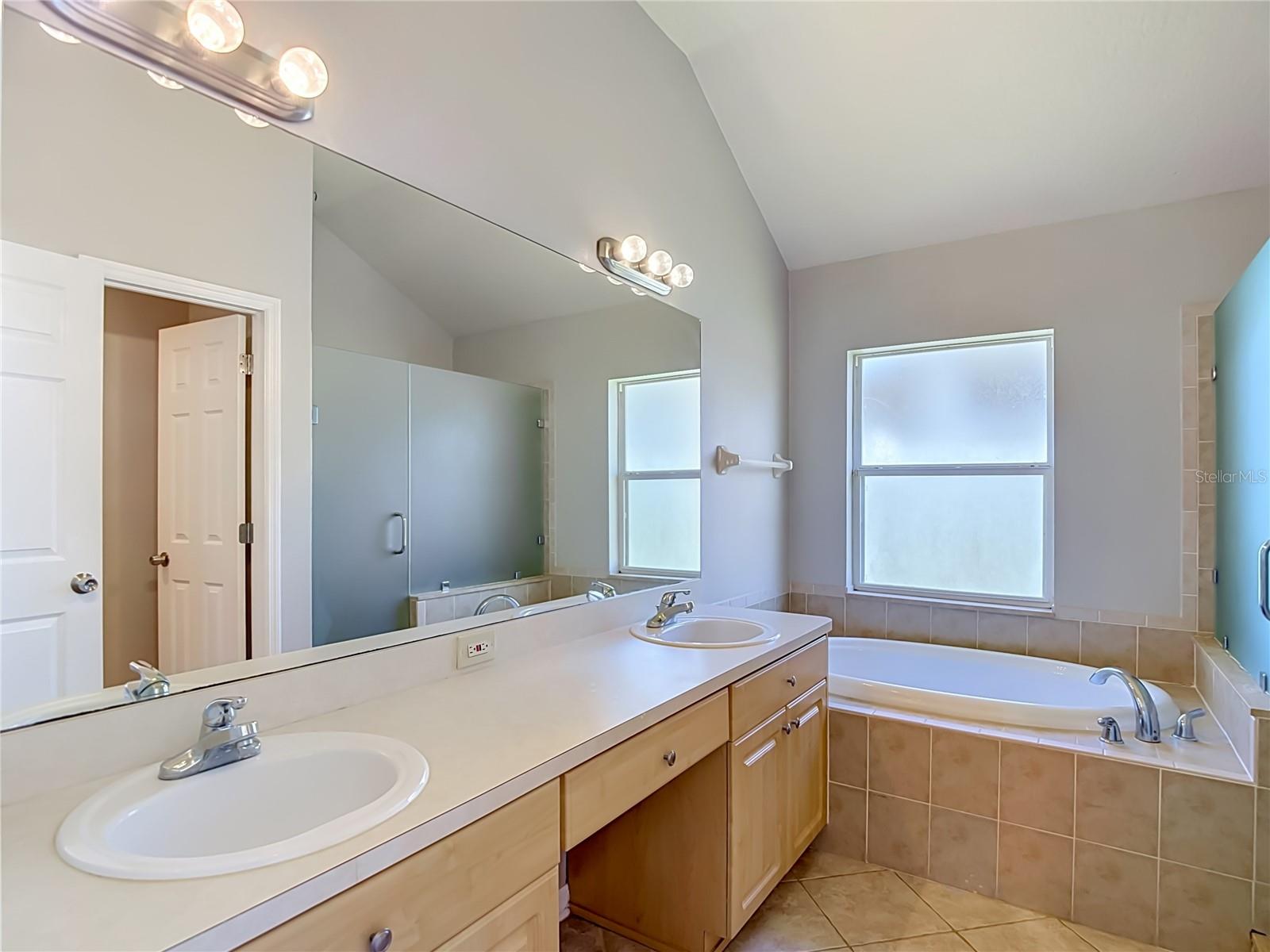 5423 BRADDOCK DR — photo 55