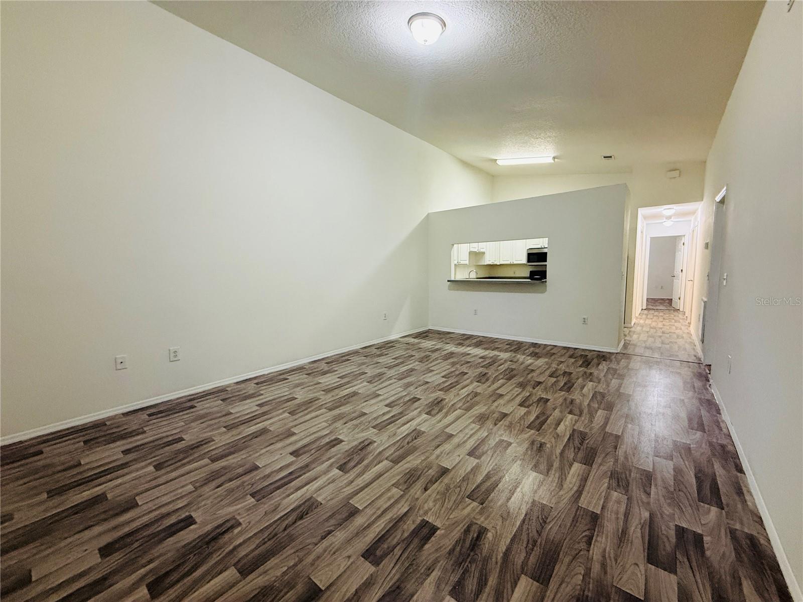 8507 N HYALEAH RD — photo 8