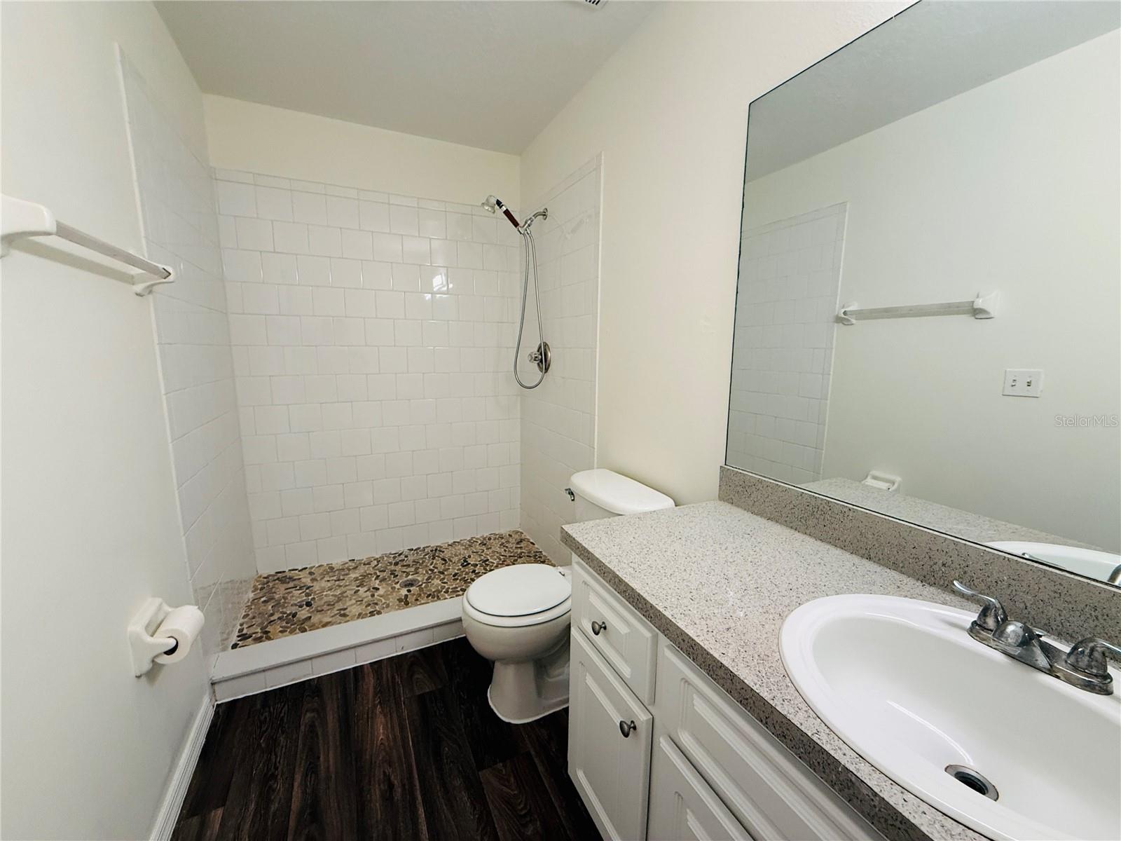 8507 N HYALEAH RD — photo 23