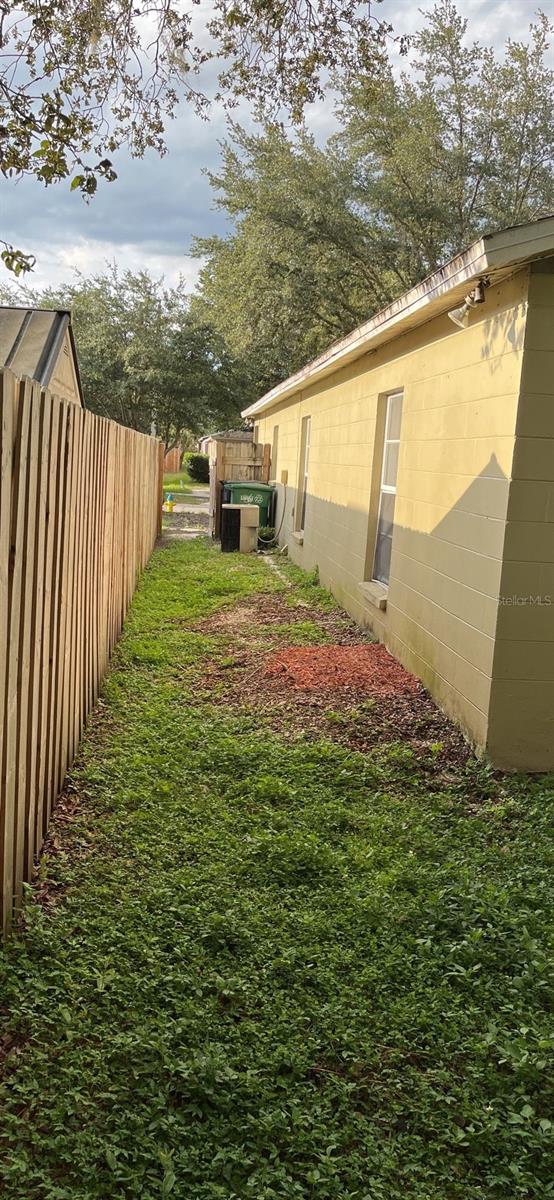 8507 N HYALEAH RD — photo 2