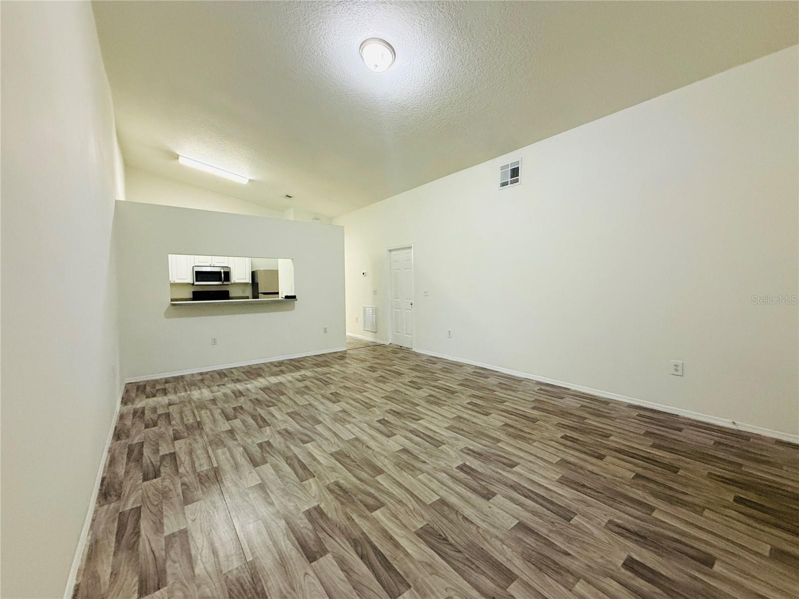 8507 N HYALEAH RD — photo 9
