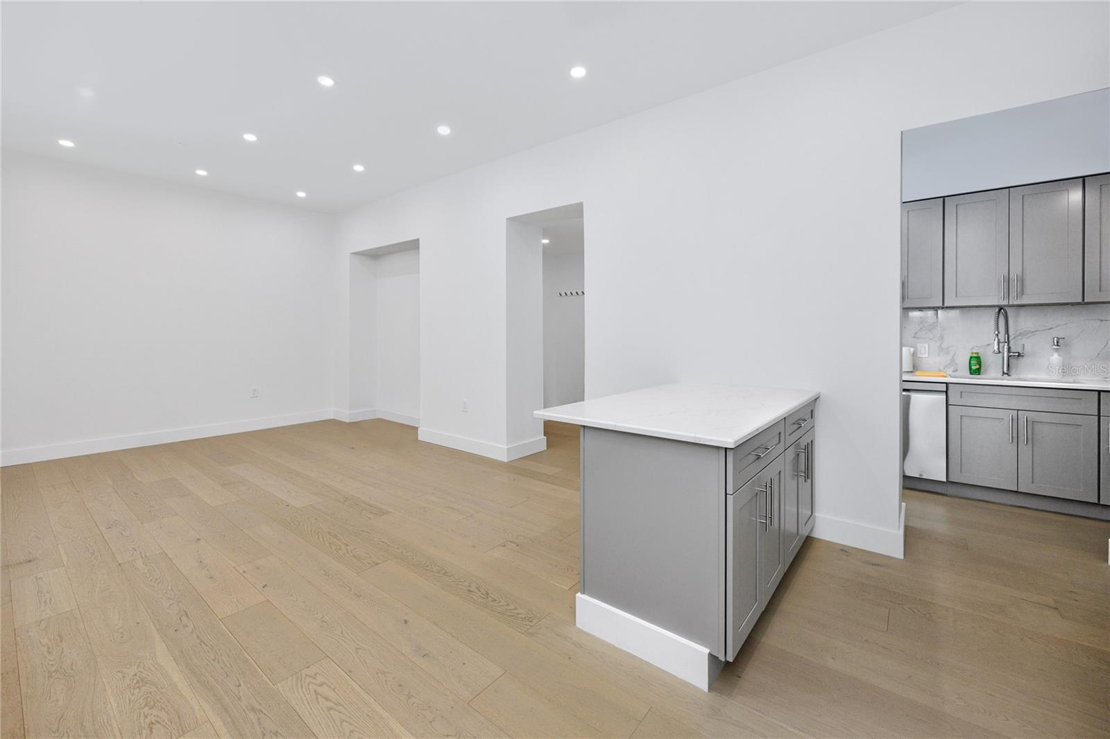 701 MIRROR LAKE DR N #206 — photo 10