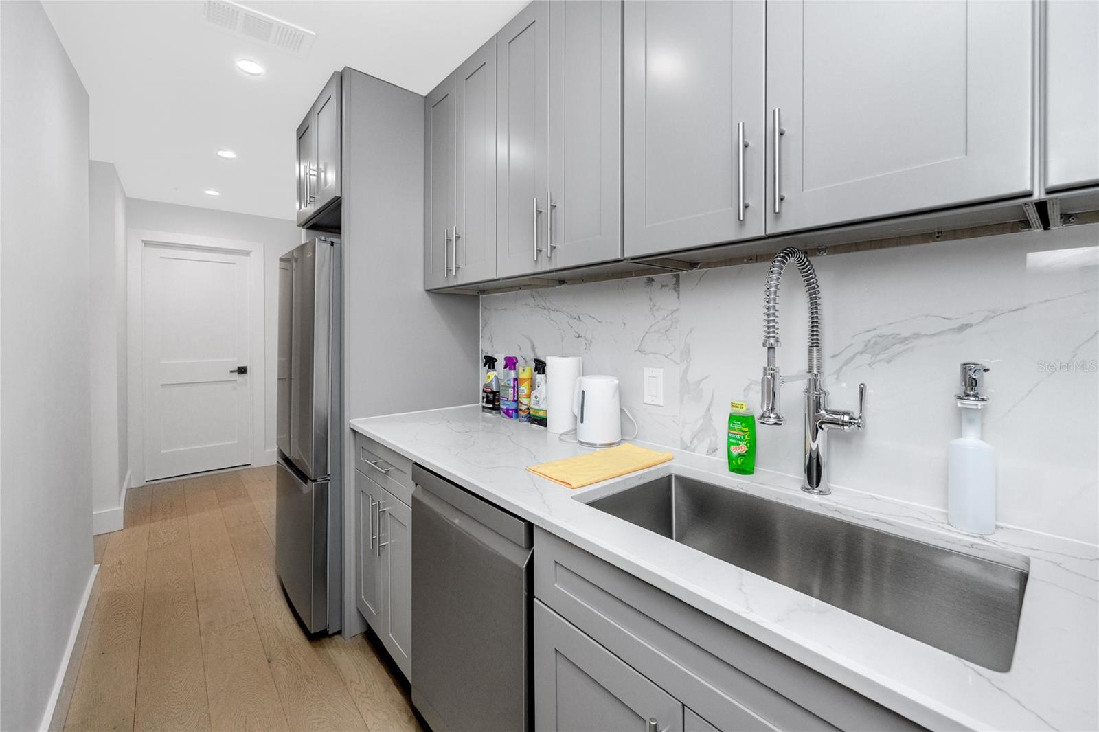 701 MIRROR LAKE DR N #206 — photo 18