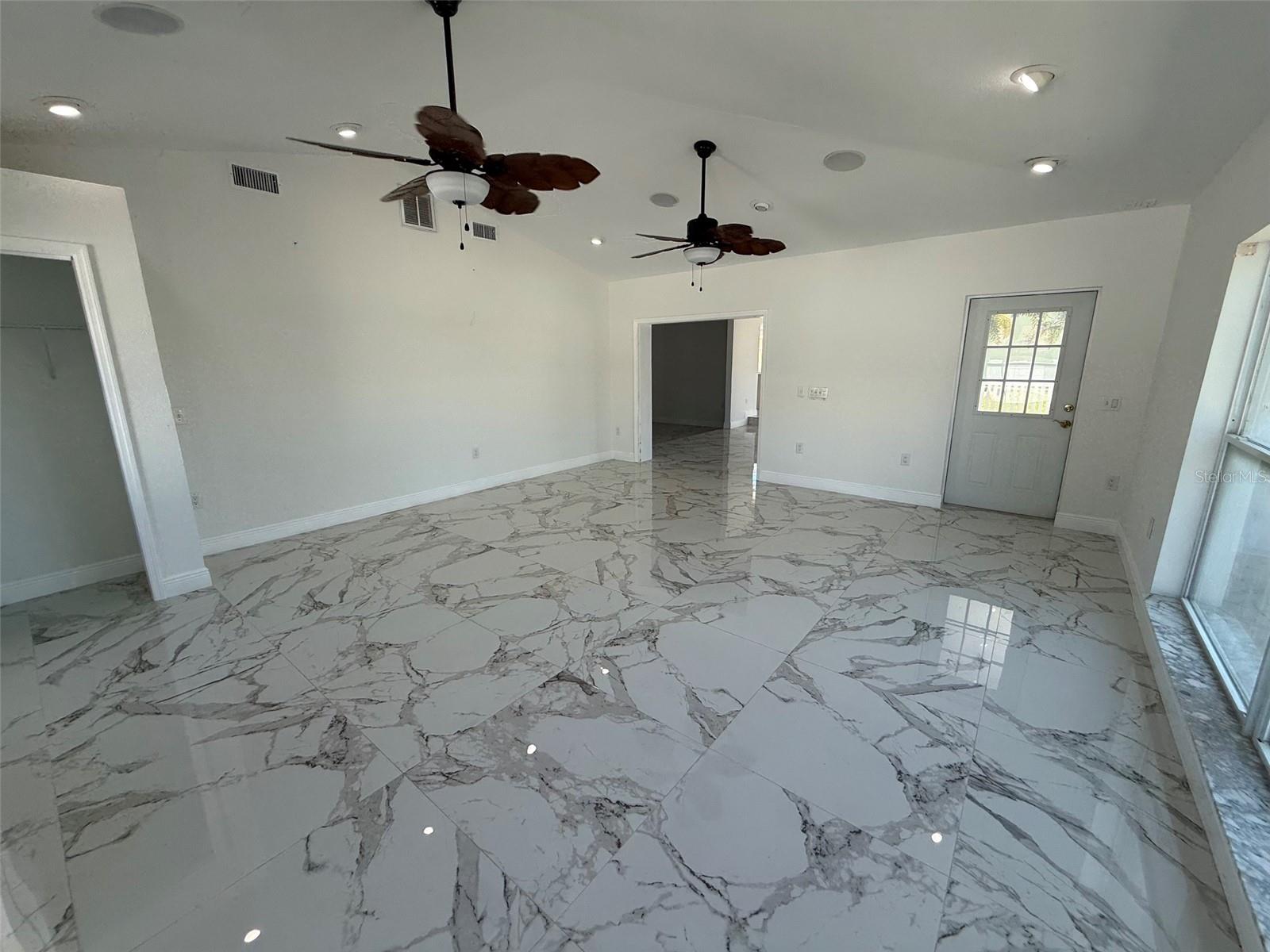 13701 GARRIS DR — photo 9
