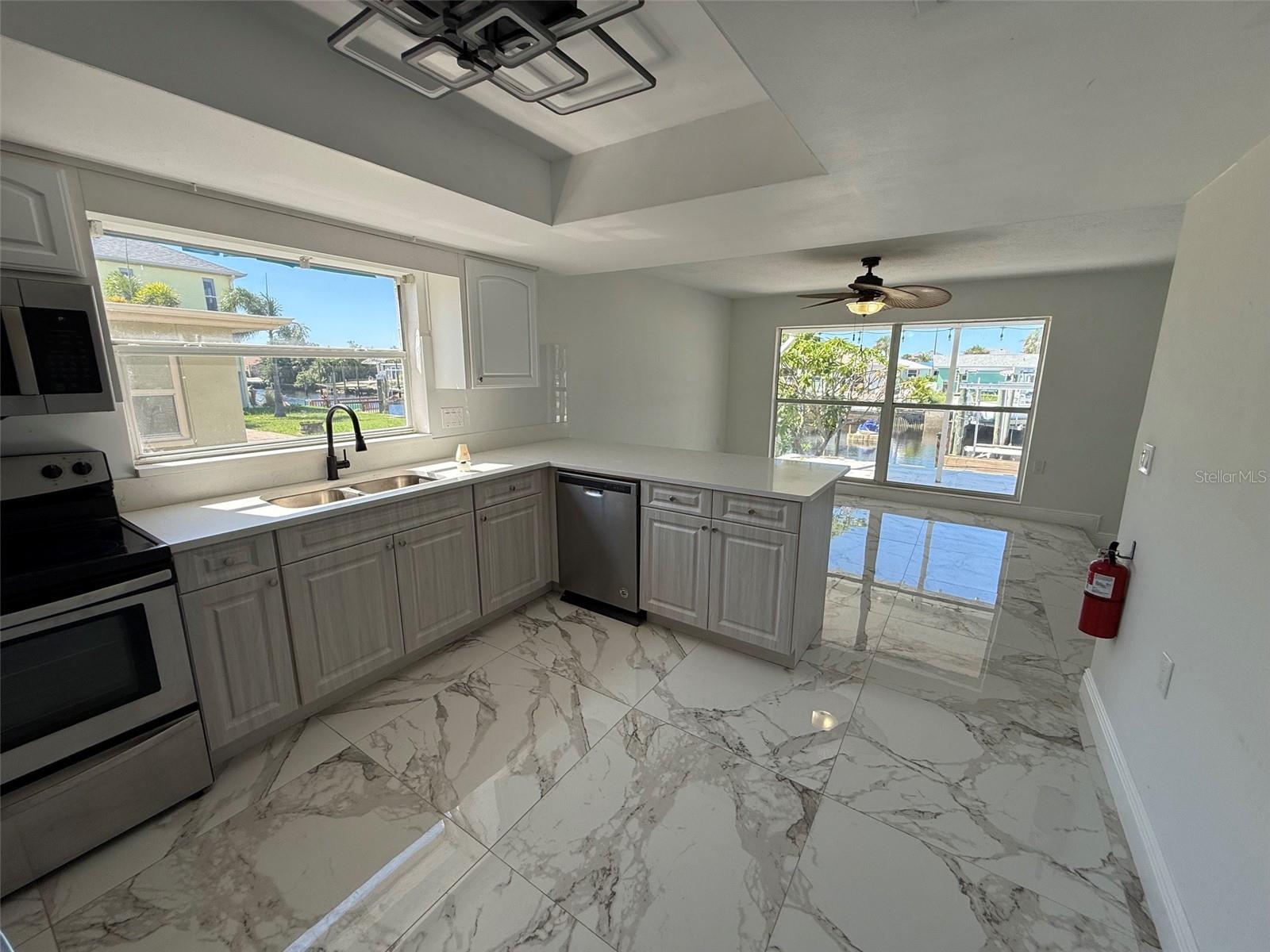 13701 GARRIS DR — photo 7