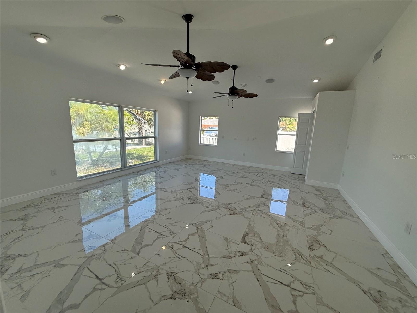 13701 GARRIS DR — photo 8