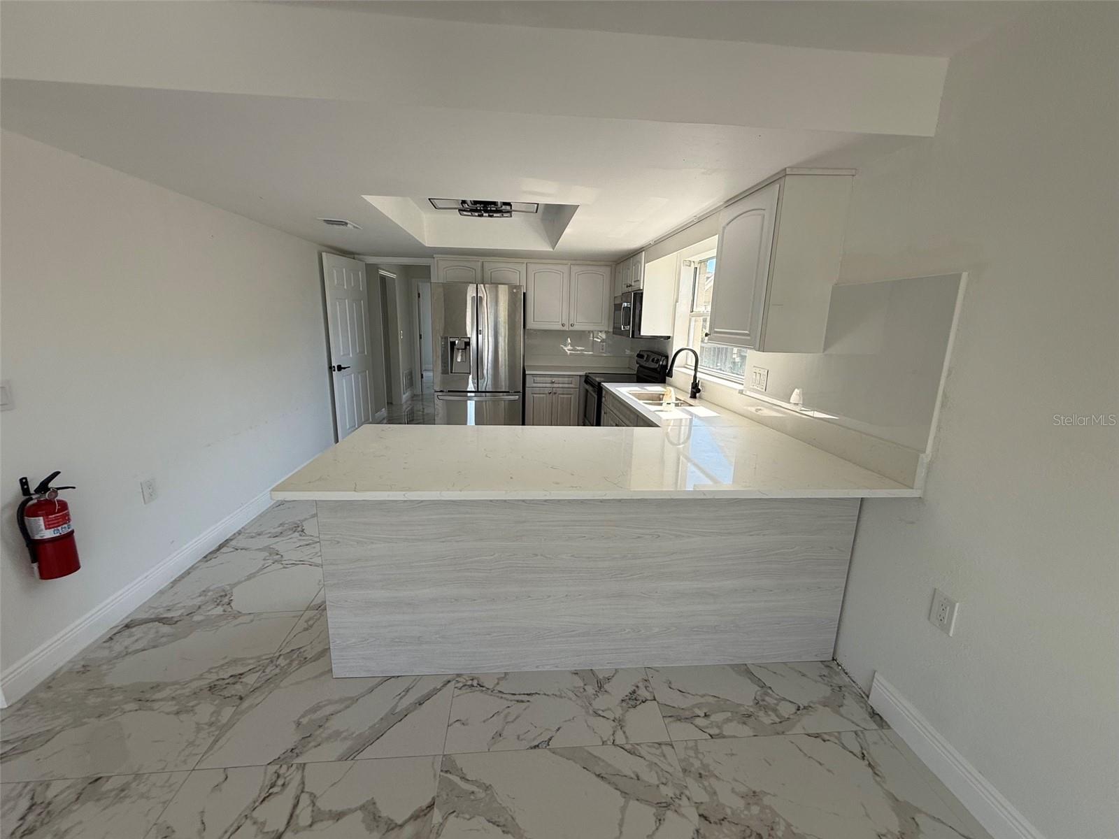 13701 GARRIS DR — photo 6