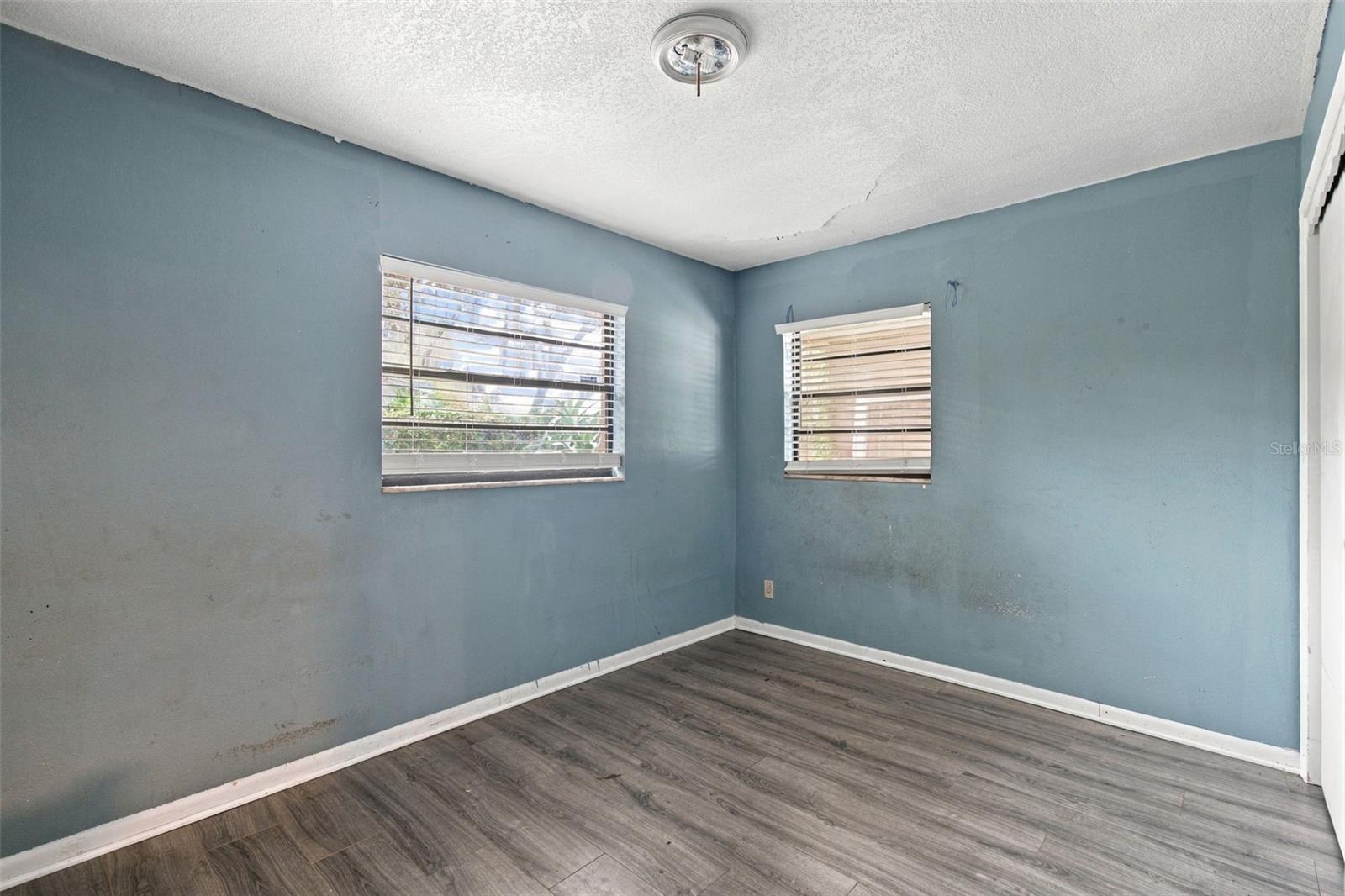 8010 SHARON DR — photo 11