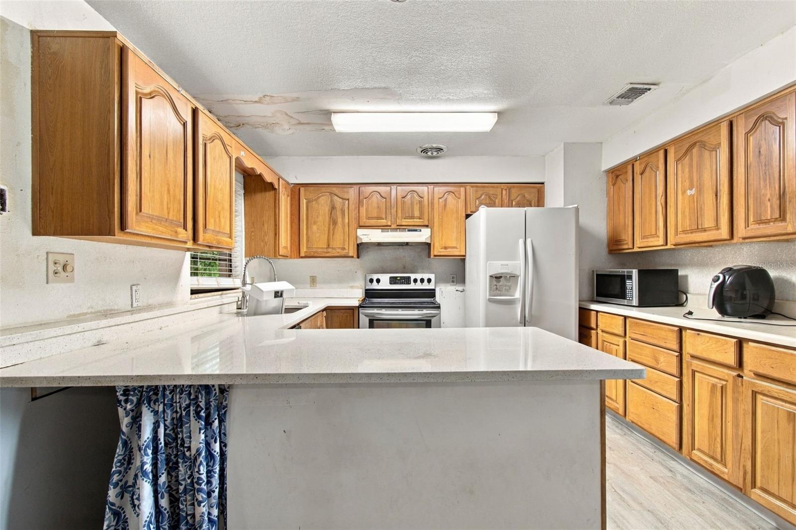8010 SHARON DR — photo 31
