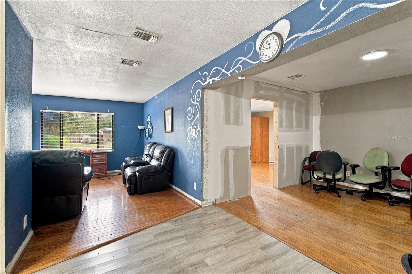 8010 SHARON DR — photo 21
