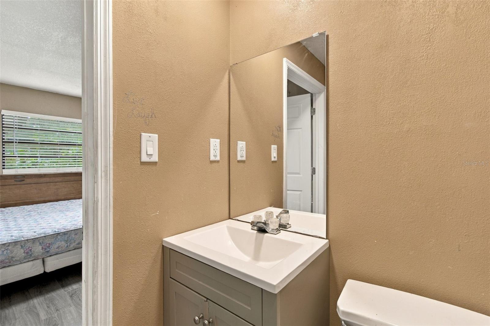 8010 SHARON DR — photo 18