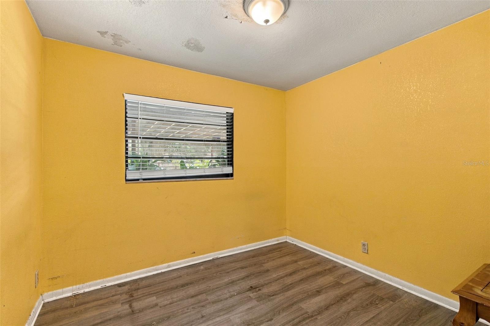 8010 SHARON DR — photo 8