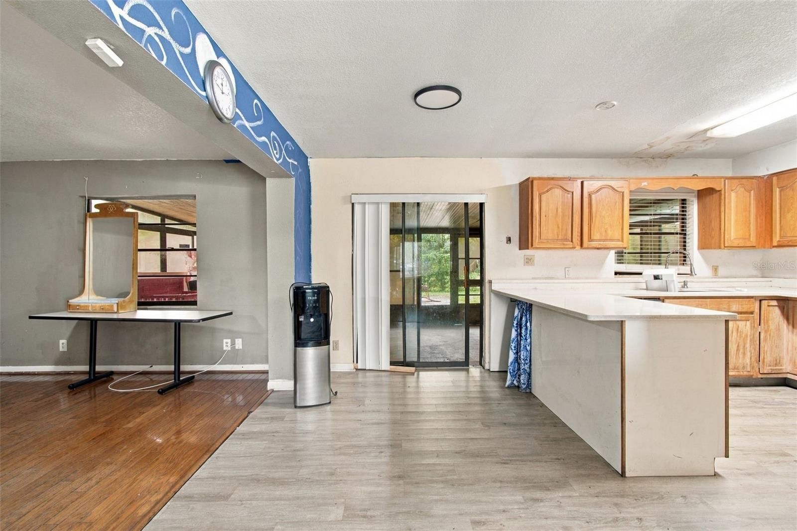 8010 SHARON DR — photo 20