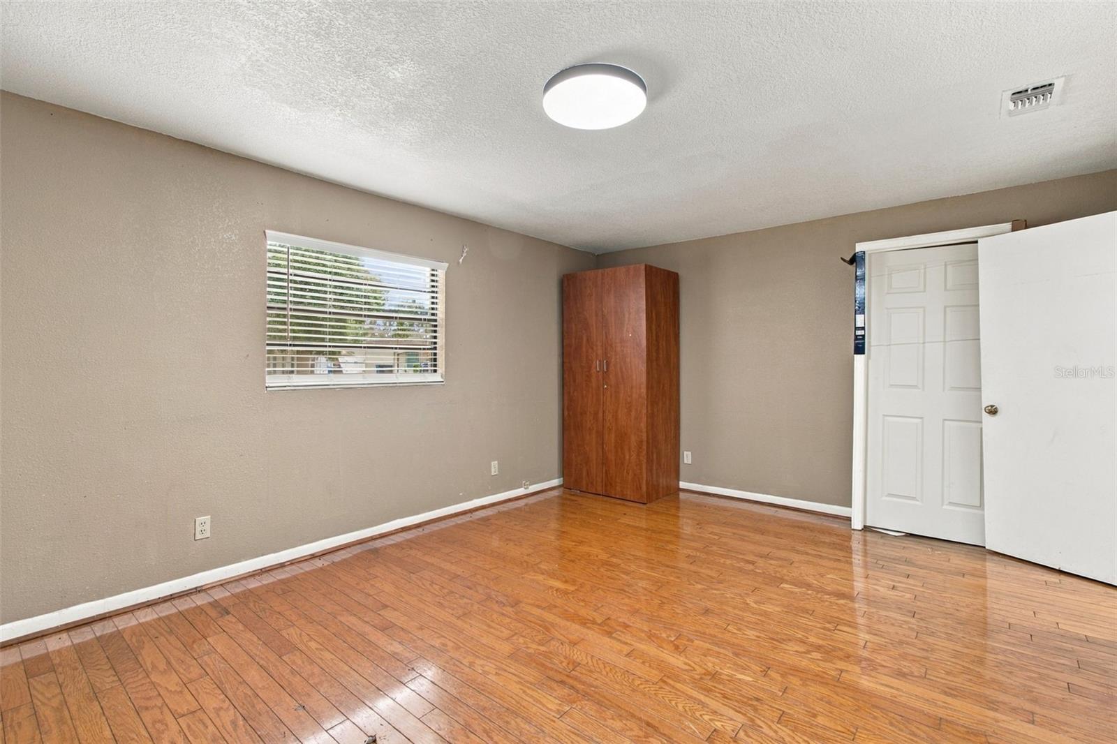 8010 SHARON DR — photo 26