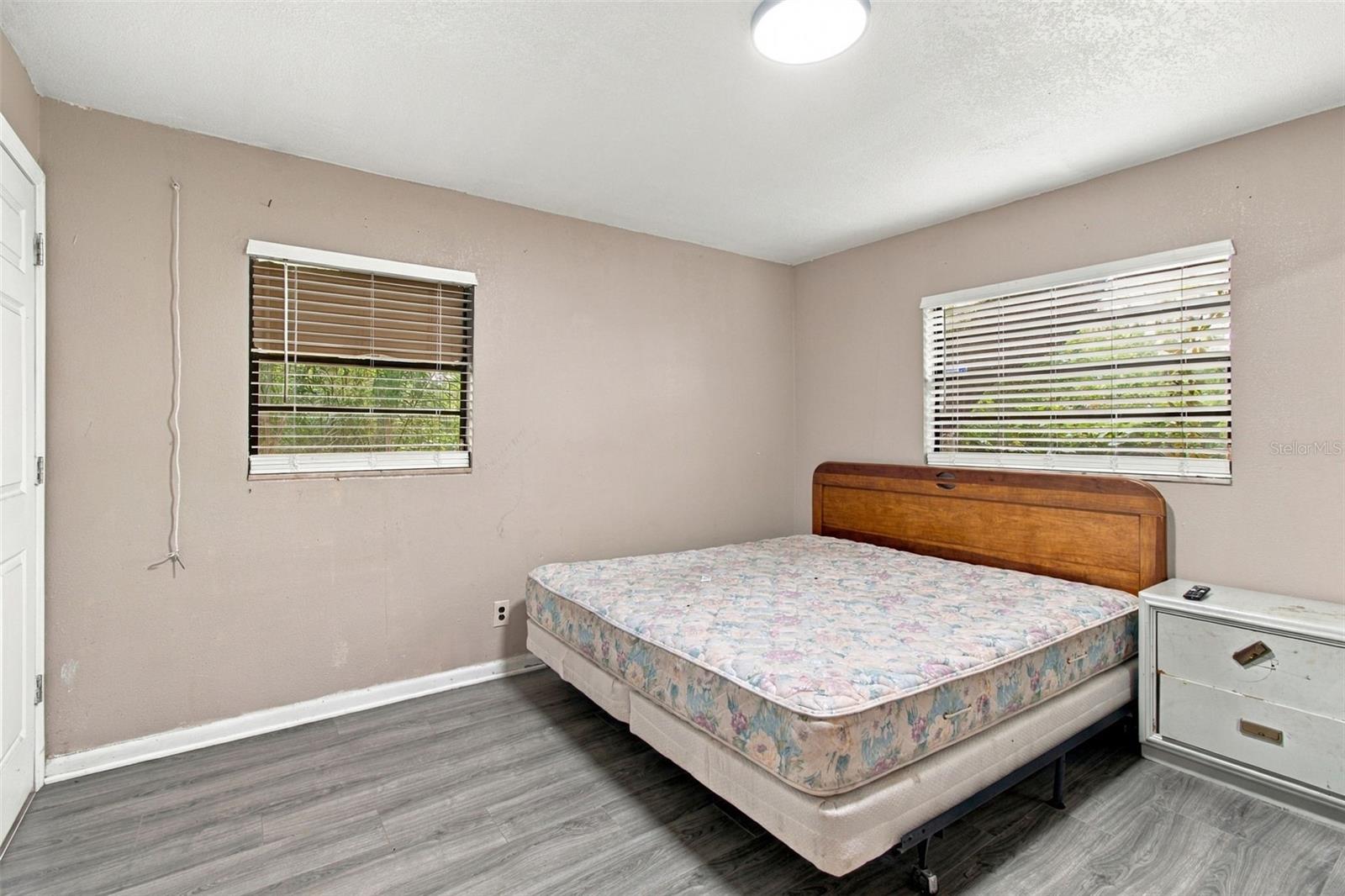 8010 SHARON DR — photo 14