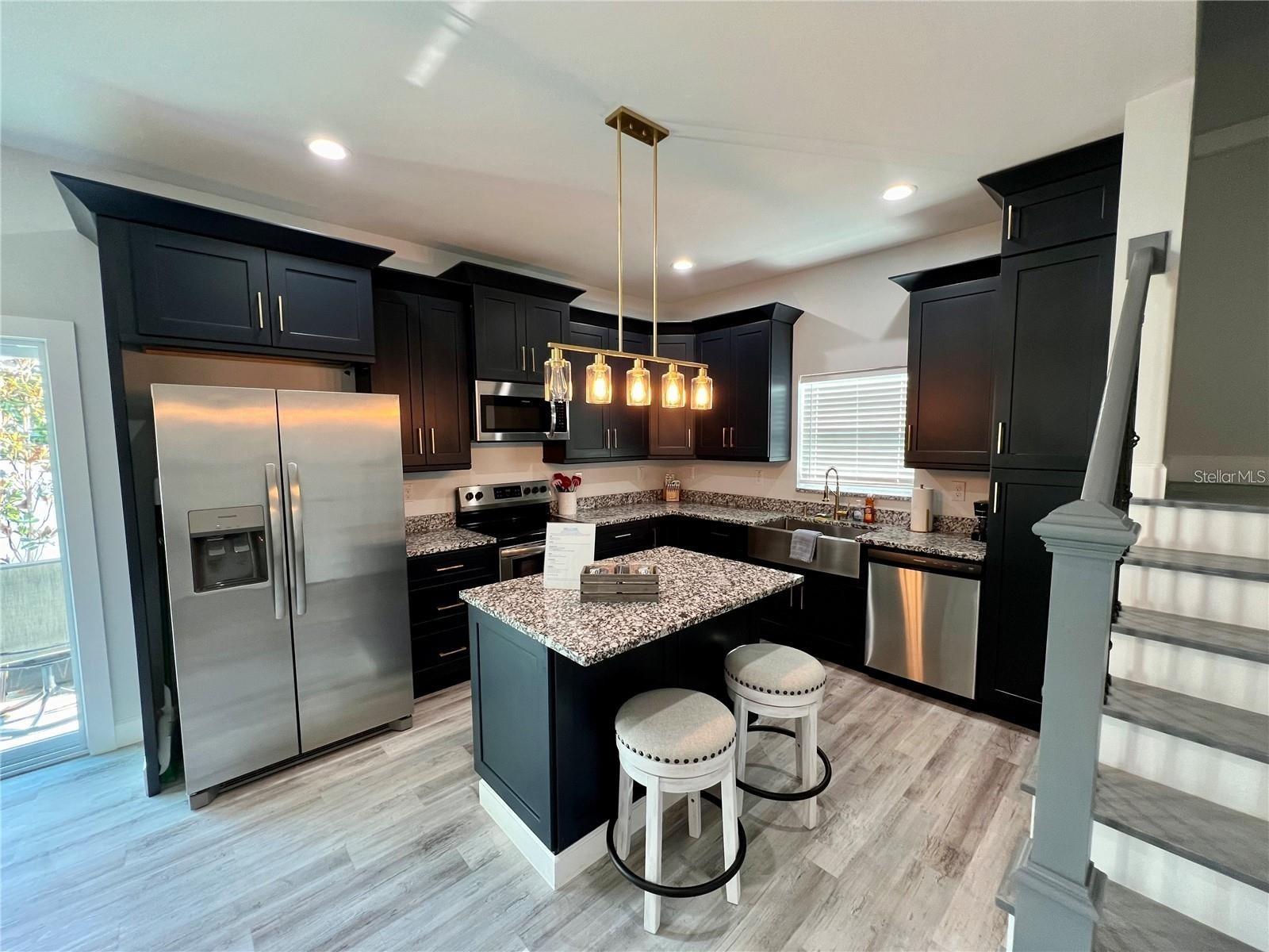 5630 QUEENER AVE — photo 3