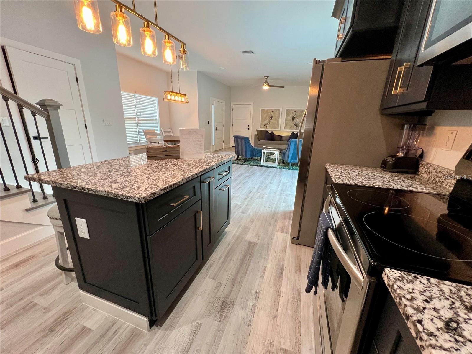 5630 QUEENER AVE — photo 9