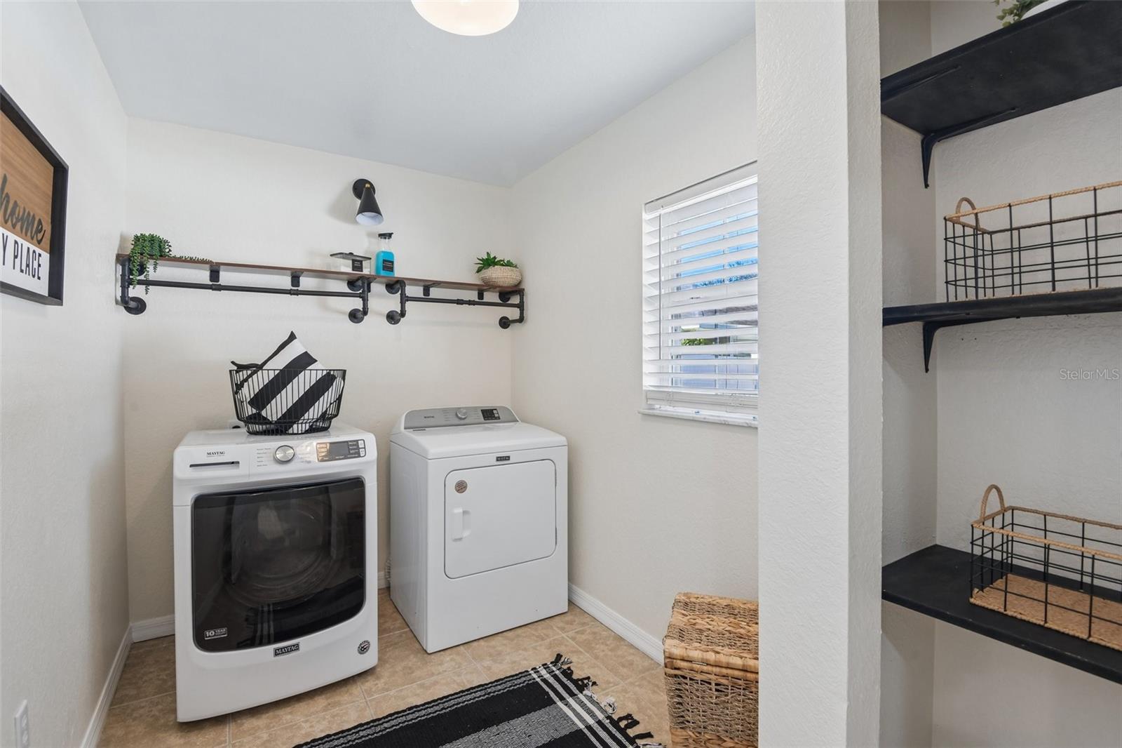1866 BETTY LN — photo 7