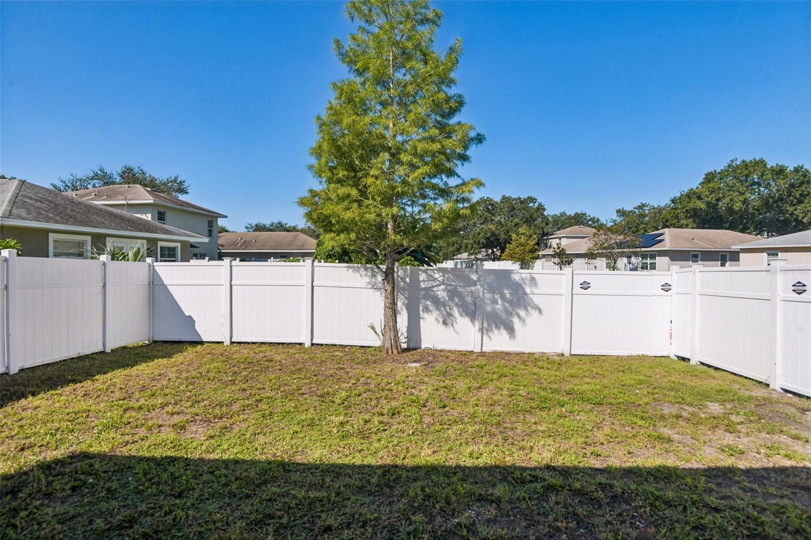 1866 BETTY LN — photo 32
