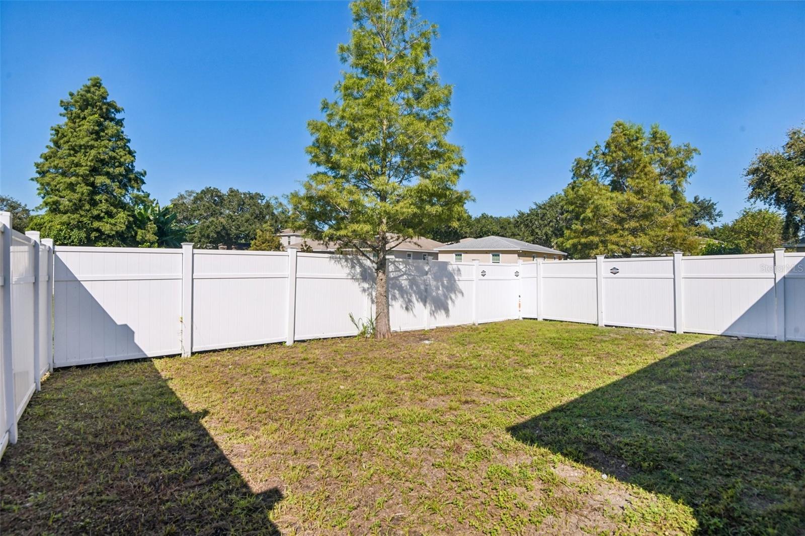 1866 BETTY LN — photo 9