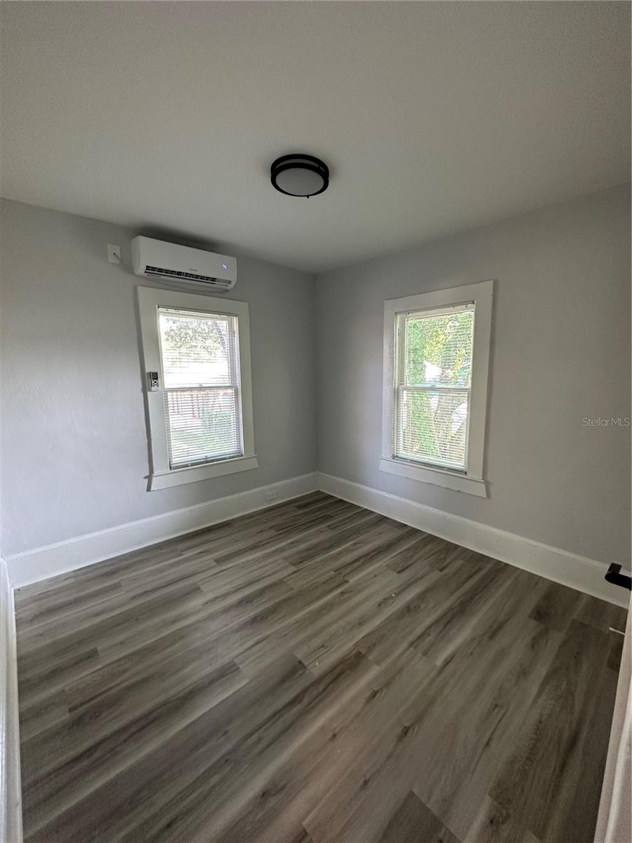 1021 E CAYUGA ST — photo 22