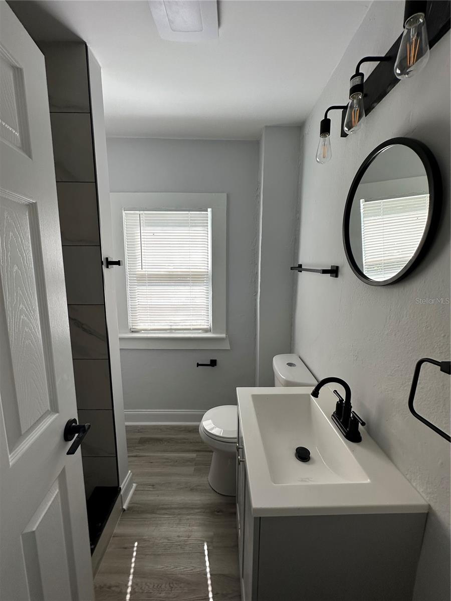 1021 E CAYUGA ST — photo 26