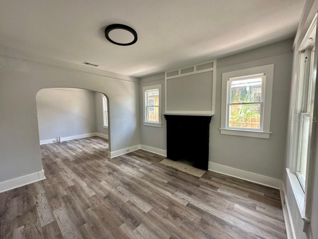 1021 E CAYUGA ST — photo 5
