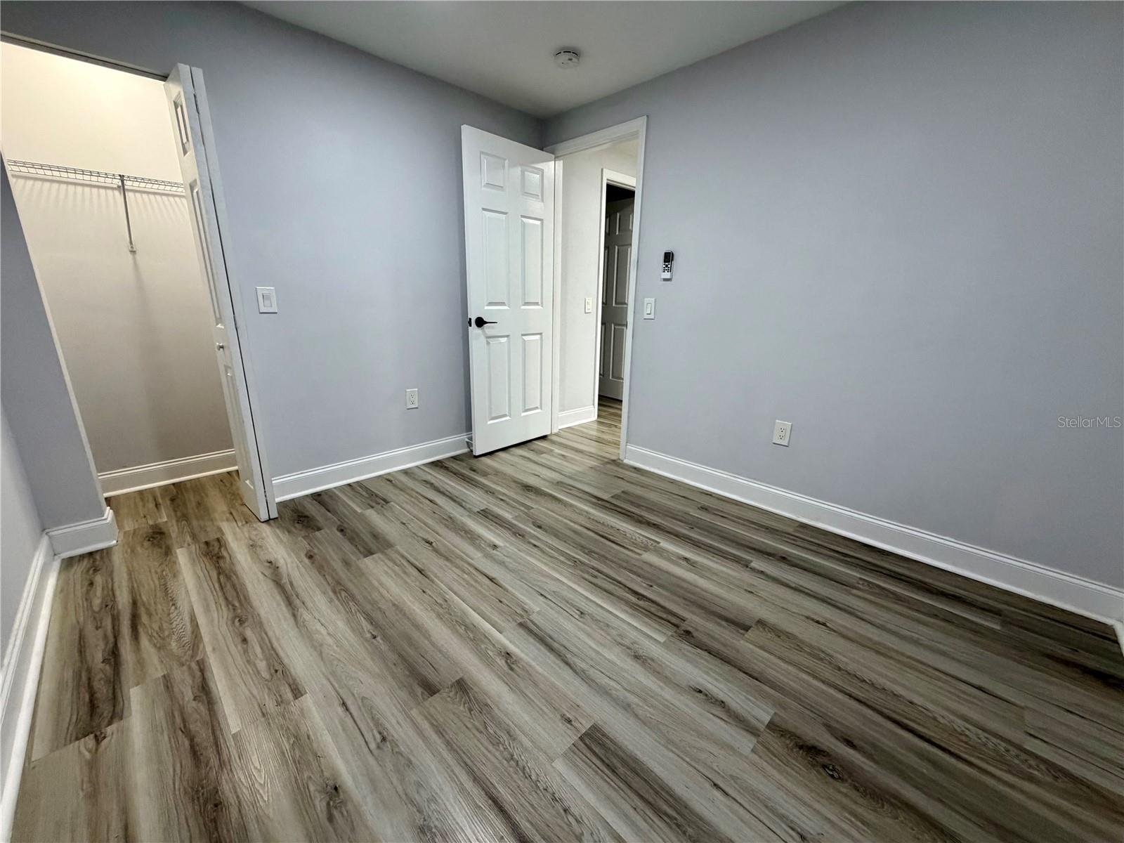 1021 E CAYUGA ST — photo 34