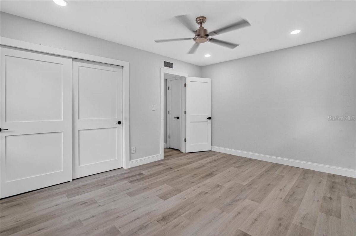 6810 DR MARTIN LUTHER KING JR ST N — photo 30