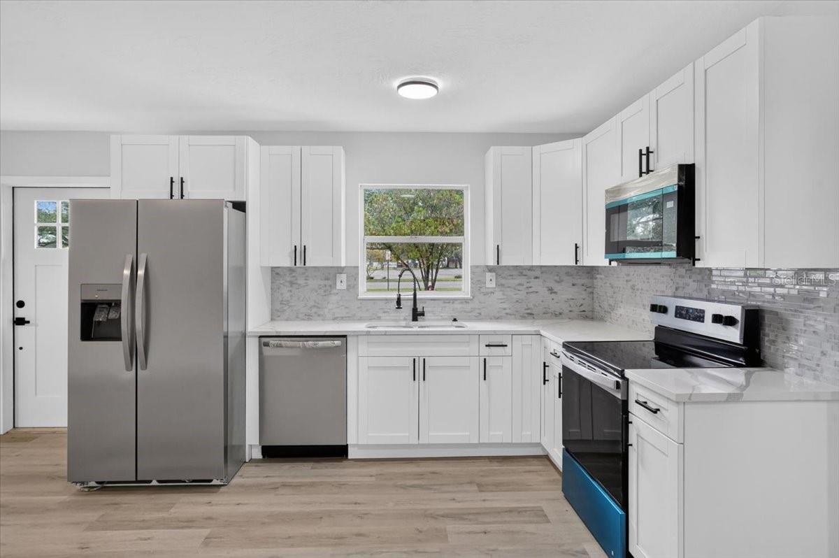 6810 DR MARTIN LUTHER KING JR ST N — photo 11