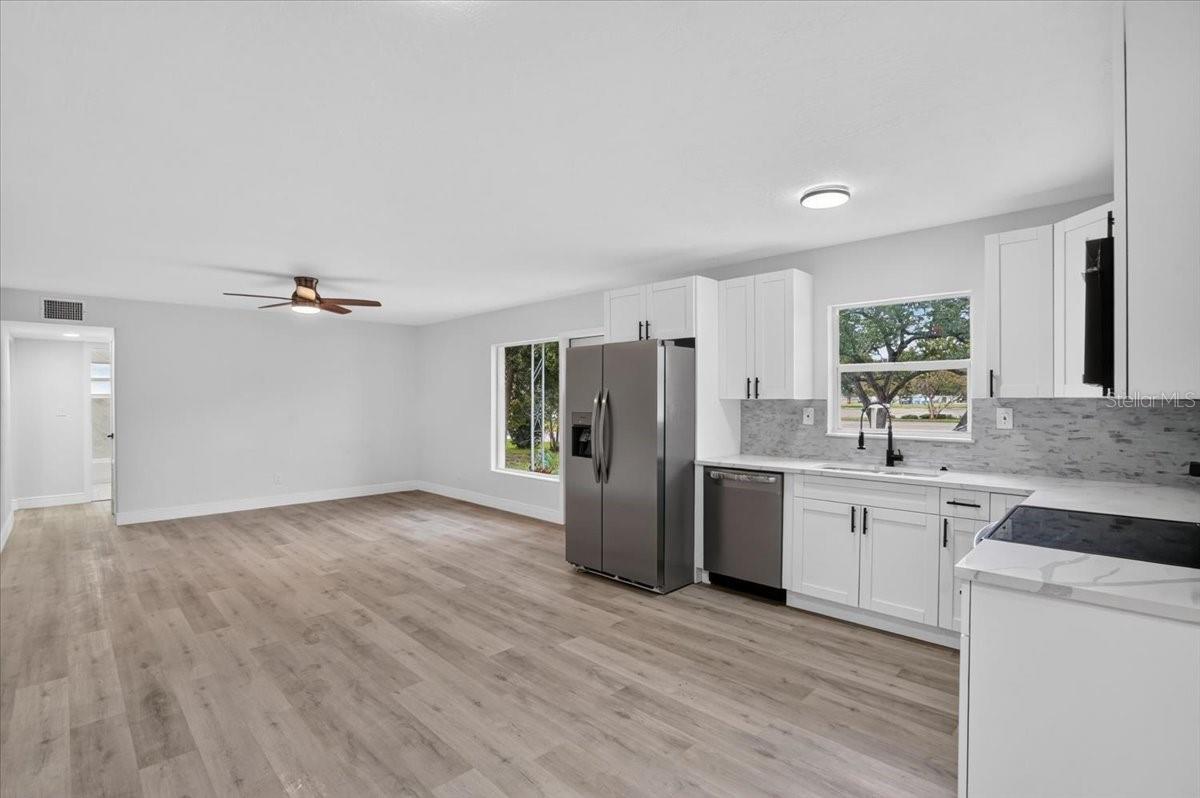 6810 DR MARTIN LUTHER KING JR ST N — photo 10