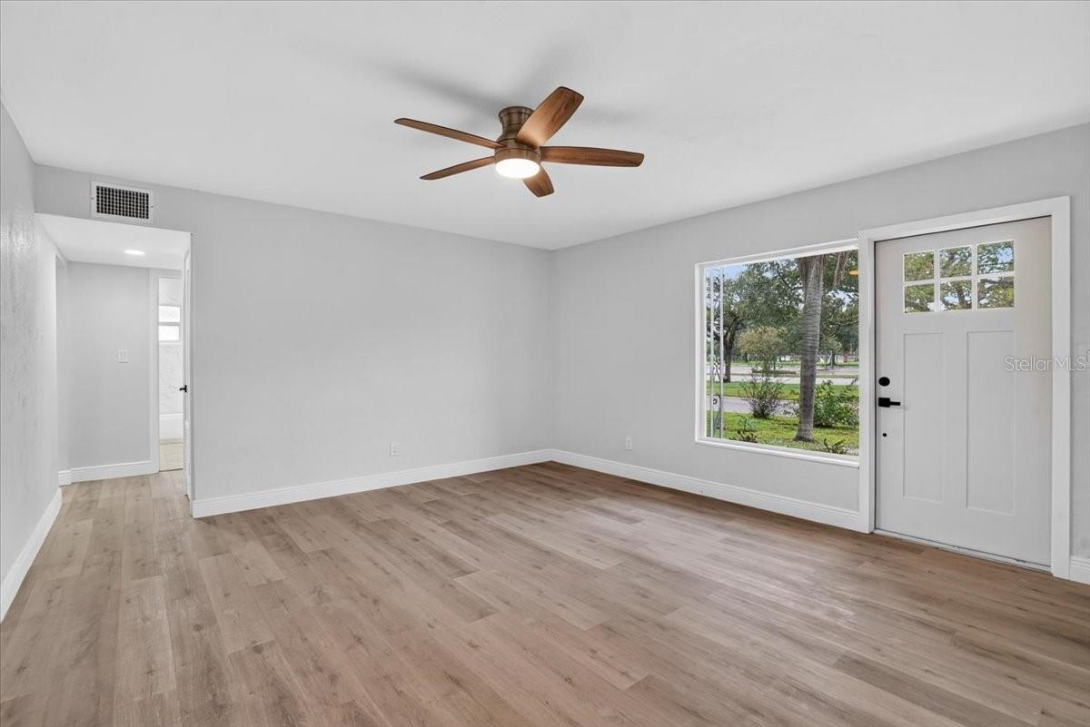 6810 DR MARTIN LUTHER KING JR ST N — photo 15