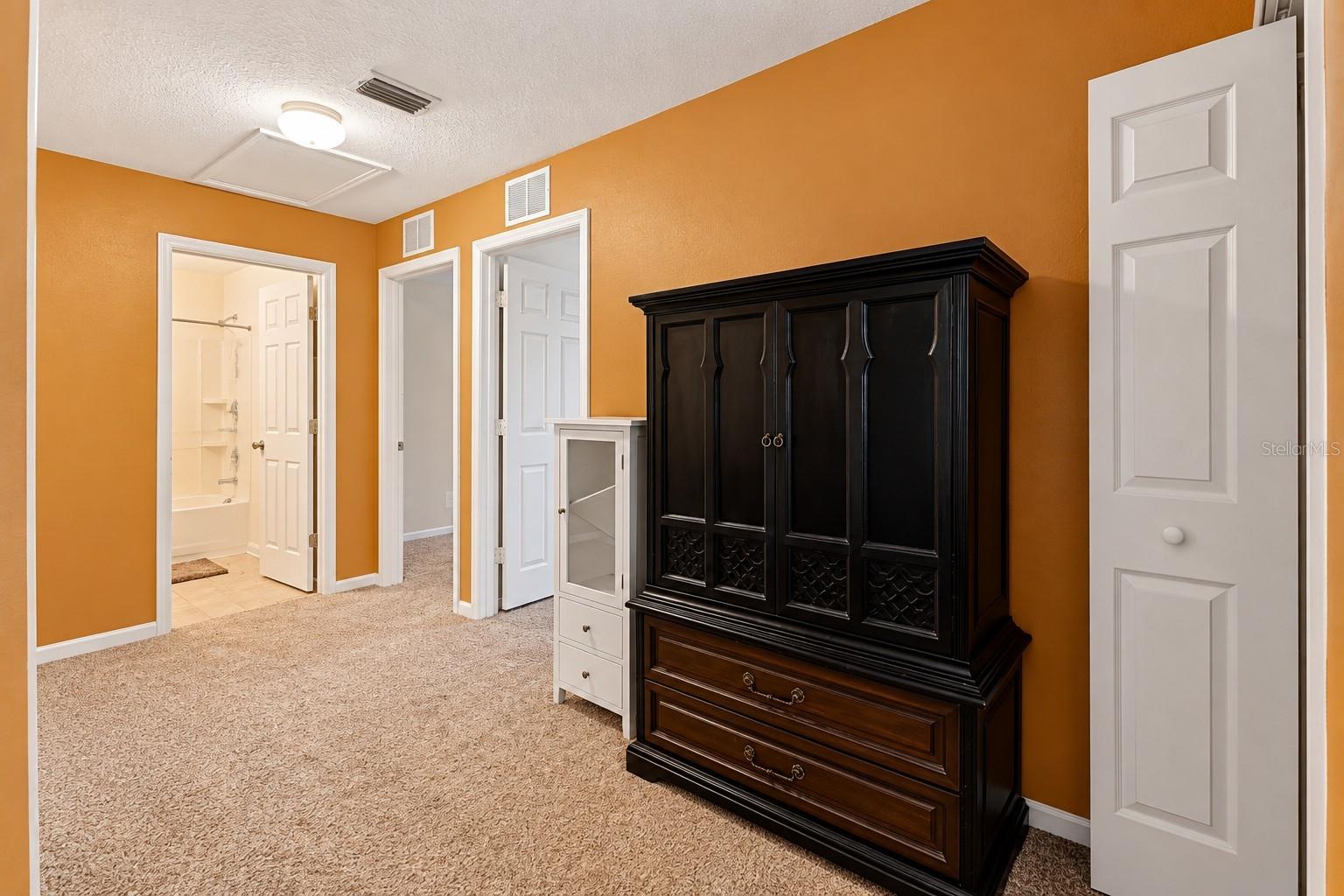 13611 VANDERBILT RD — photo 34