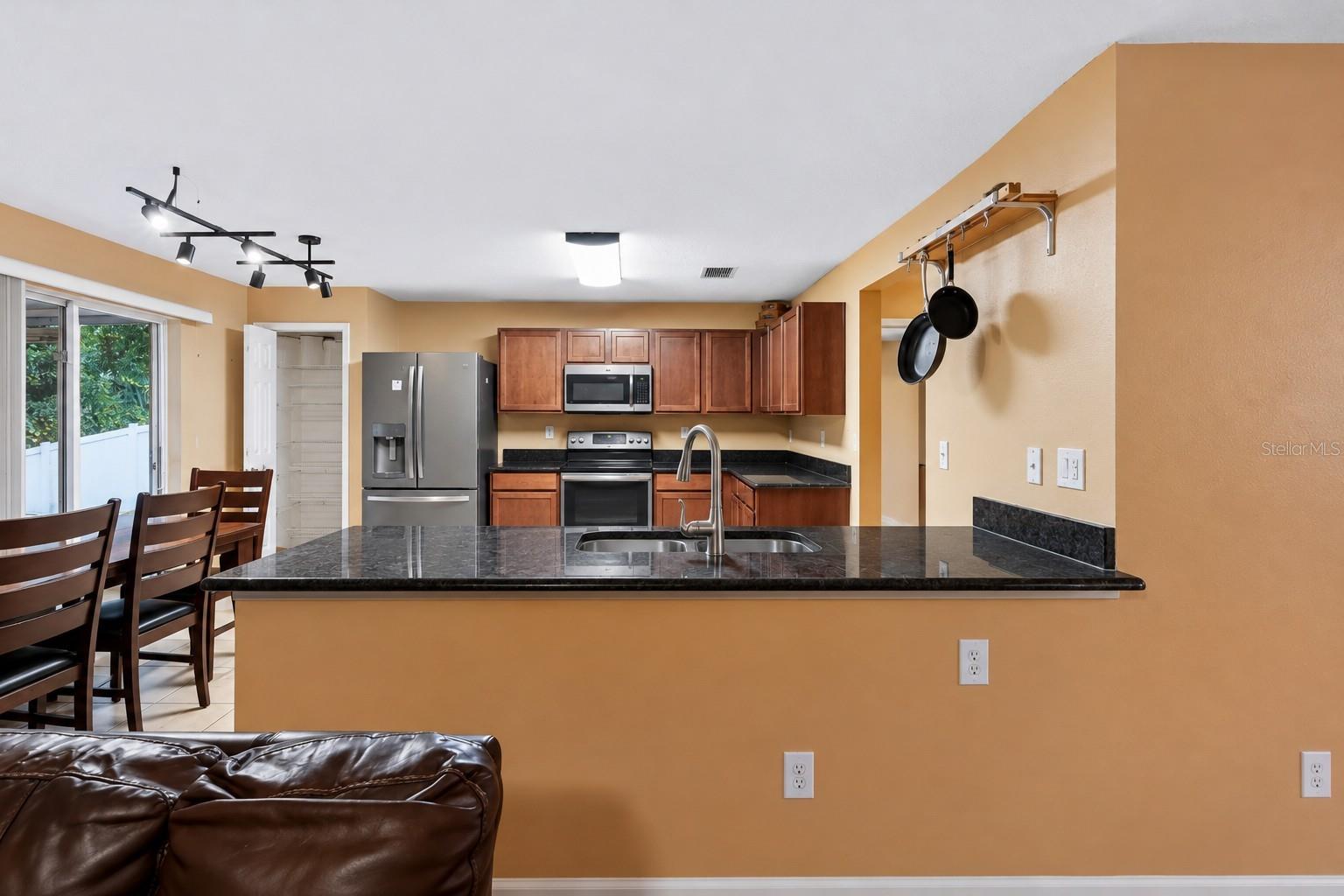 13611 VANDERBILT RD — photo 10