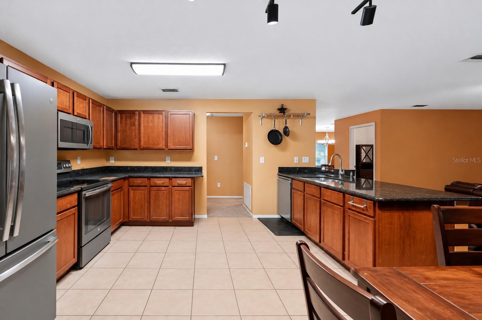 13611 VANDERBILT RD — photo 14