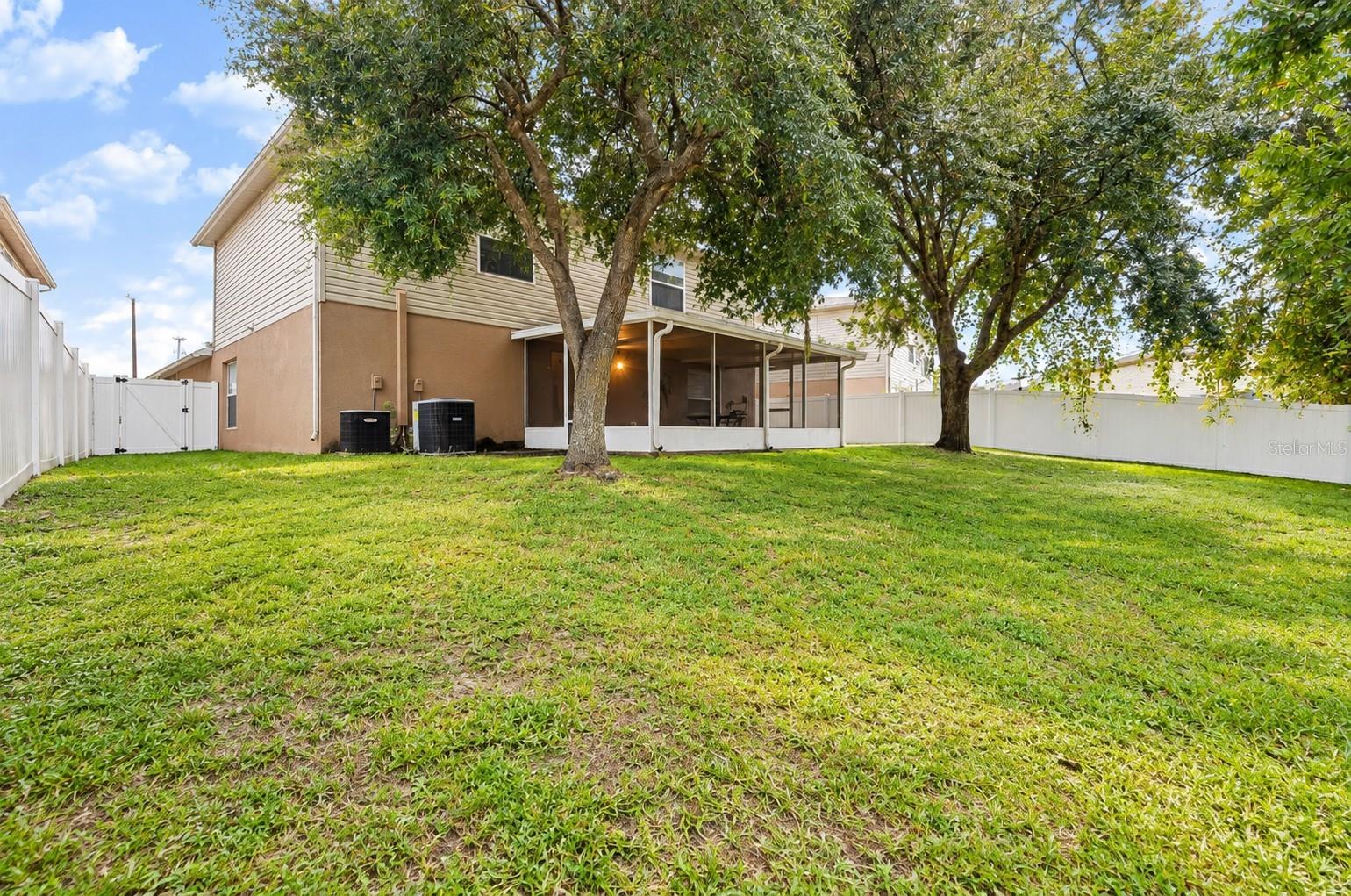 13611 VANDERBILT RD — photo 39