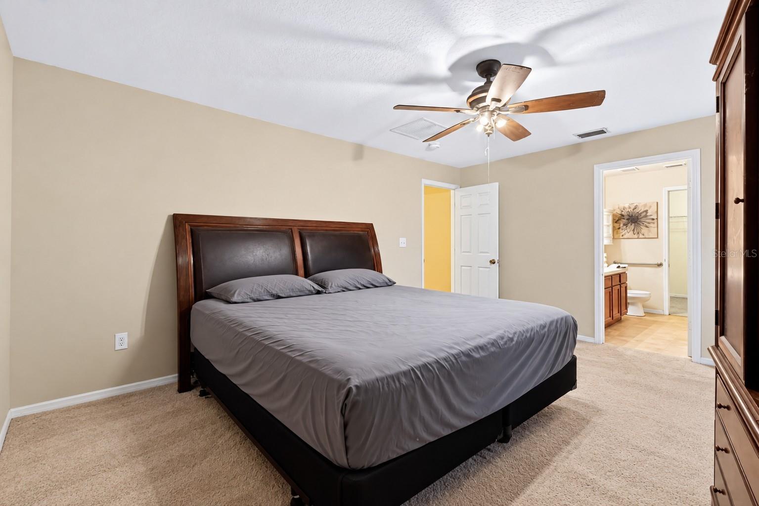 13611 VANDERBILT RD — photo 25