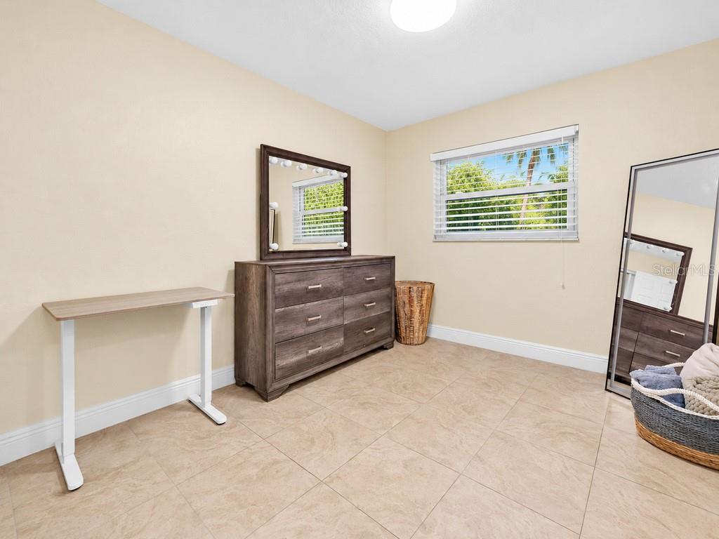2429 PARK ST N — photo 20