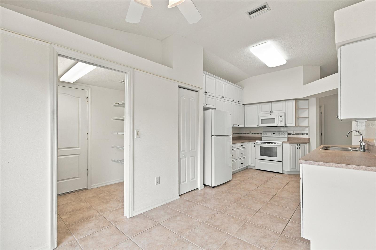 11508 BLOOMINGTON CT — photo 19
