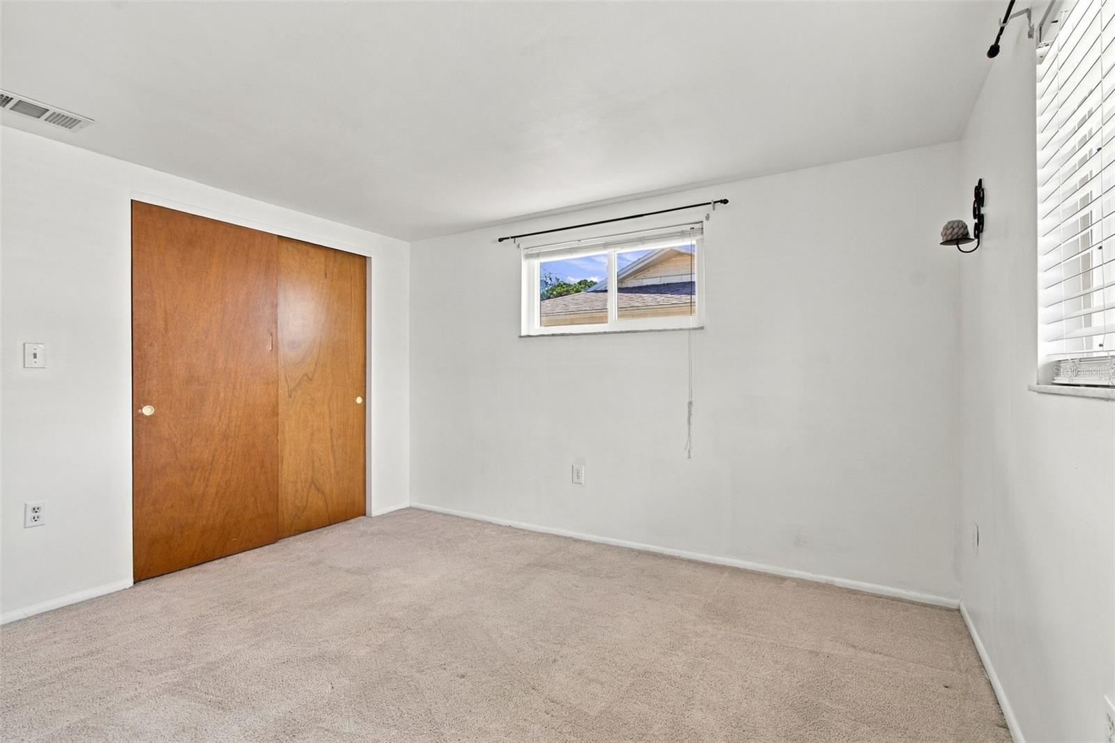 9520 GLEN MOOR LN — photo 35